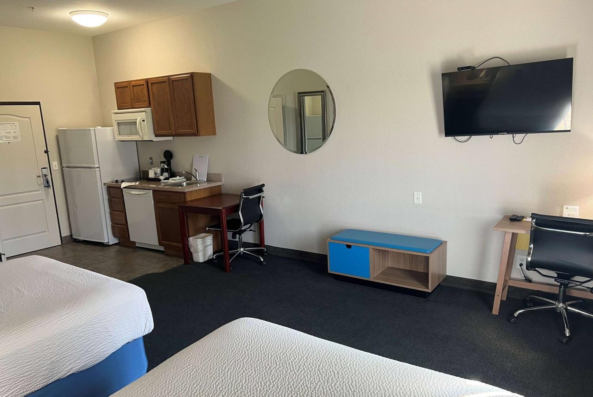 Days Inn & Suites By Wyndham Columbus Ne Dış mekan fotoğraf