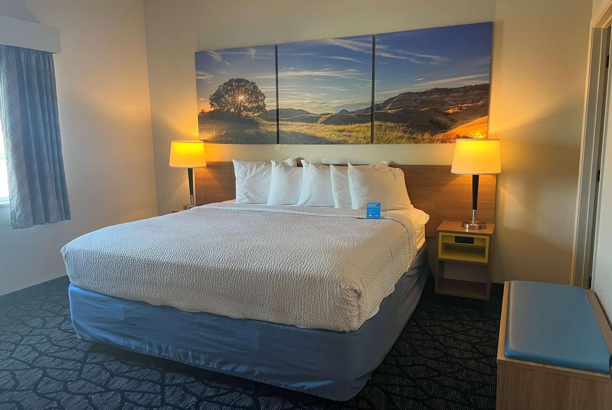 Days Inn & Suites By Wyndham Columbus Ne Dış mekan fotoğraf